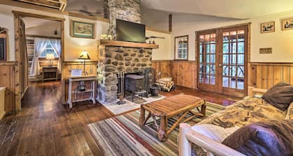 Trails & Creek On-site: Tranquil Greentown Cabin