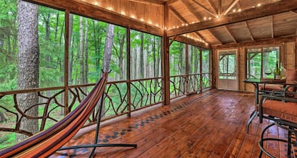 Trails & Creek On-site: Tranquil Greentown Cabin