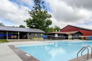 House (2 Bedrooms) | Interior - Cozy Cassopolis Cabin, Near Parks & Golfing! (Cassopolis)