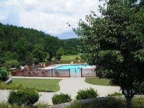 House (2 Bedrooms) | Interior - 'cubbies Cabin' w/ Hot Tub ~ 7 Mi to Dollywood! (Sevierville)