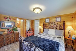 Interior - North Carolina Getaway w/ Covered Porches & Patio (Burnsville)