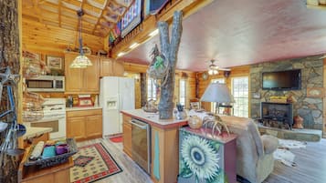 House (2 Bedrooms) | Interior