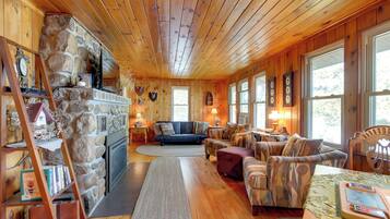House (2 Bedrooms) | Front of property