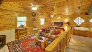 Interior - Secluded Studio w/ Deck ~ 8 Miles to Beaver Lake! (Eureka Springs)