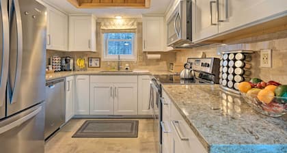 Relaxing Home Mins From Mt Snow, Hiking, & Lakes