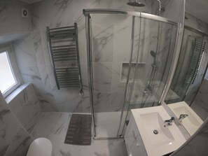 Shower, towels