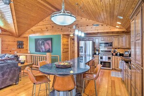 House (3 Bedrooms) | Interior - 22-acre Home on Bourbon Trail w/ Sunroom! (Shepherdsville)