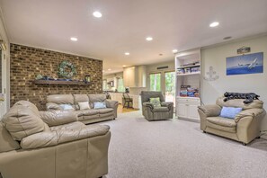 House (4 Bedrooms) | Interior - Peaceful Durham Retreat on Pond With Huge Deck! (Durham)