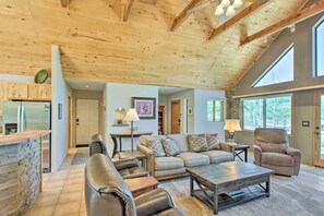 House (3 Bedrooms) | Interior