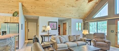 House (3 Bedrooms) | Interior