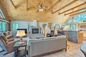 House (3 Bedrooms) | Interior