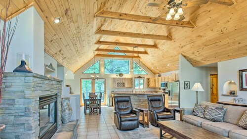 Stunning Angel Fire Cabin w/ Hot Tub & 3 Decks!