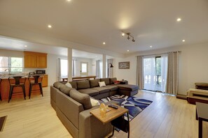 House (5 Bedrooms) | Interior - 1 Mi to Tunnel Park: Holland Home w/ Fire Pit (Holland)