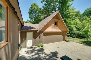 House (5 Bedrooms) | Interior - 1 Mi to Tunnel Park: Holland Home w/ Fire Pit (Holland)