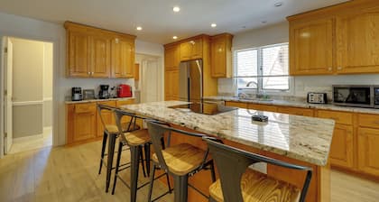 1 Mi to Tunnel Park: Holland Home w/ Fire Pit