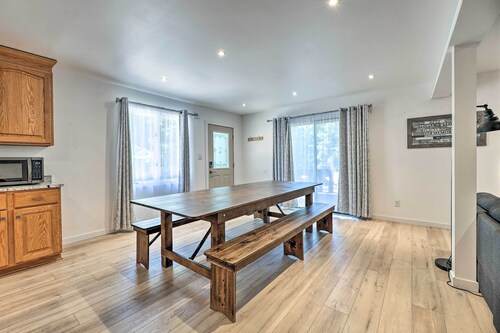 1 Mi to Tunnel Park: Holland Home w/ Fire Pit