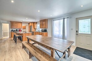 House (5 Bedrooms) | Interior