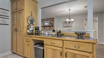 ํ์ฐ์ค (3 Bedrooms) | ๋ด๋ถ