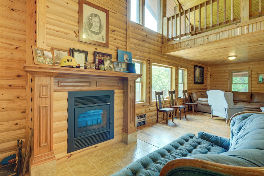 Pastoral Log Cabin w/ Trails ~ 1Mi to Grand Lake