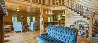 Spacious Log Cabin in Fairland, 1 Mi to Grand Lake