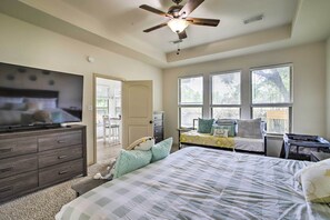 3 bedrooms, iron/ironing board, free cribs/infant beds, bed sheets