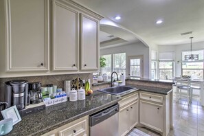 Microwave, oven, stovetop, dishwasher - Welcoming Montgomery Home in Gated Community! (Montgomery)