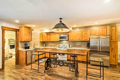 Updated Main St Apt. Near Fishlake & Capitol Reef!