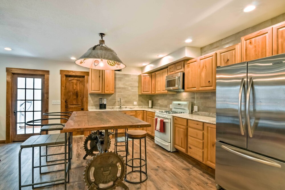 Updated Main St Apt. Near Fishlake & Capitol Reef!