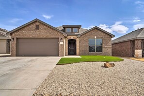 House (3 Bedrooms) | Interior - Wolfforth Home w/ Yard ~ 14 Mi to Lubbock (Wolfforth)