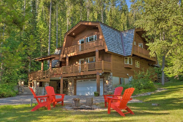 House (3 Bedrooms) | Interior - 'wild Huckleberry Cabin' in Alpine: Fire Pit, Deck (Alpine)