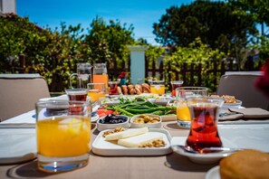 Free daily continental breakfast  - Sisu Bozcaada (Bozcaada)