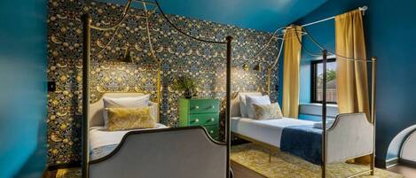 4 dormitoris, escriptori i planxa i posts de planxar