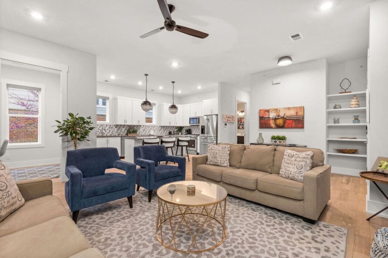 Family Comfort | West End Kings