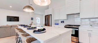 Sunshine on Nine: New Build w/Private Heated Pool, Golf Cart Access & Near Beach