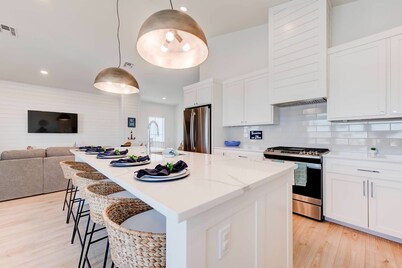 Sunshine on Nine: New Build w/Private Heated Pool, Golf Cart Access & Near Beach