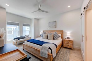 4 bedrooms, desk, iron/ironing board, WiFi