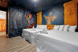 14 Schlafzimmer, Bügeleisen/Bügelbrett, Reisekinderbett