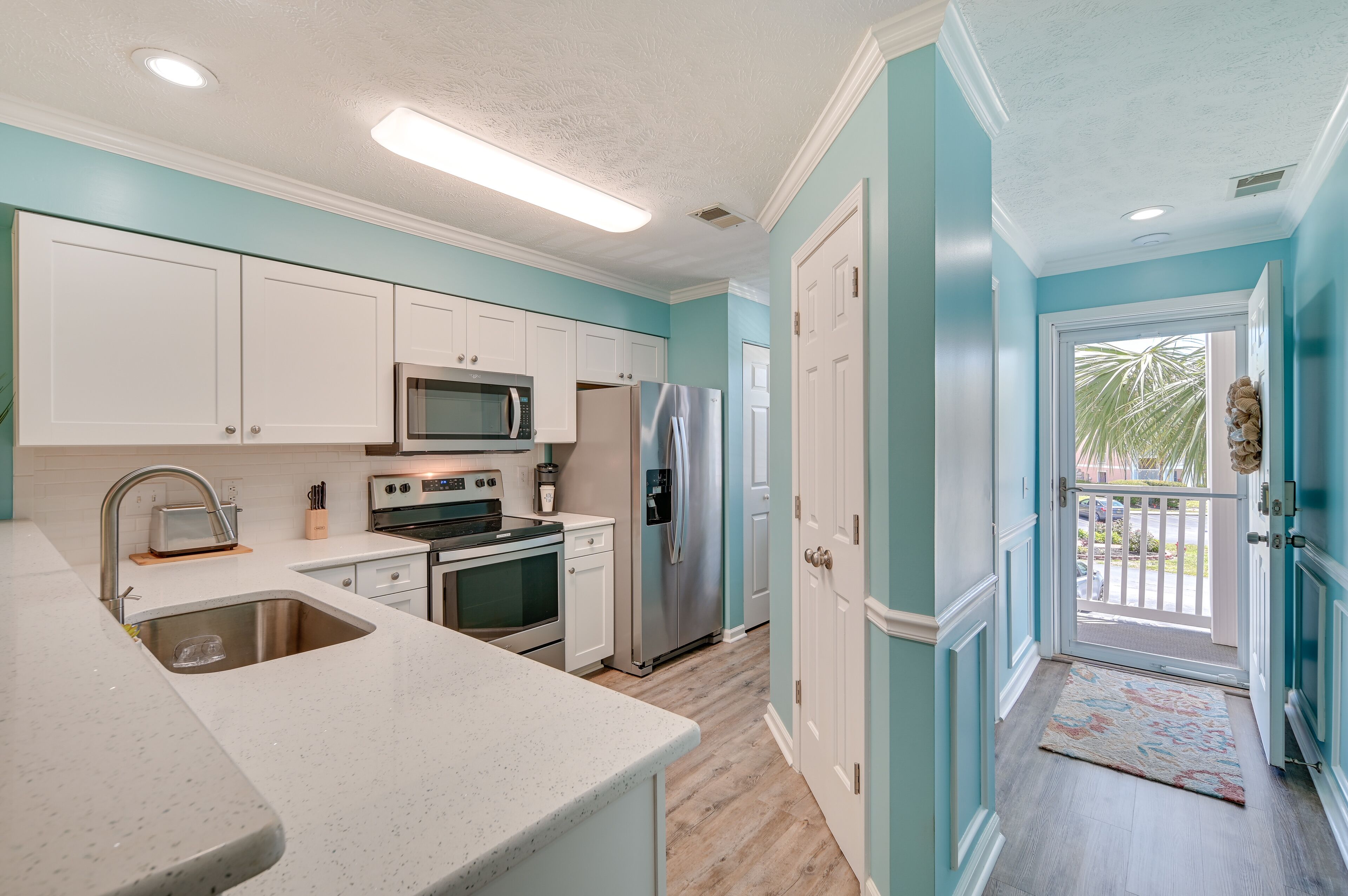 Resort-Style Myrtle Beach Condo w/ Pool Access!