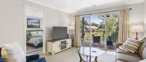 Smart TV, fireplace