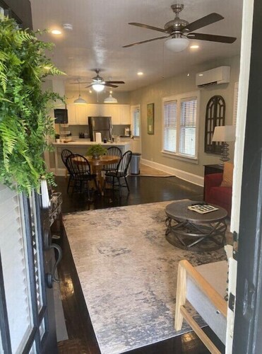 Lovely 1 bedroom condo. With its own driveway