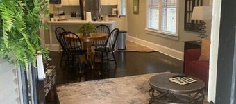 Lovely 1 bedroom condo. With its own driveway