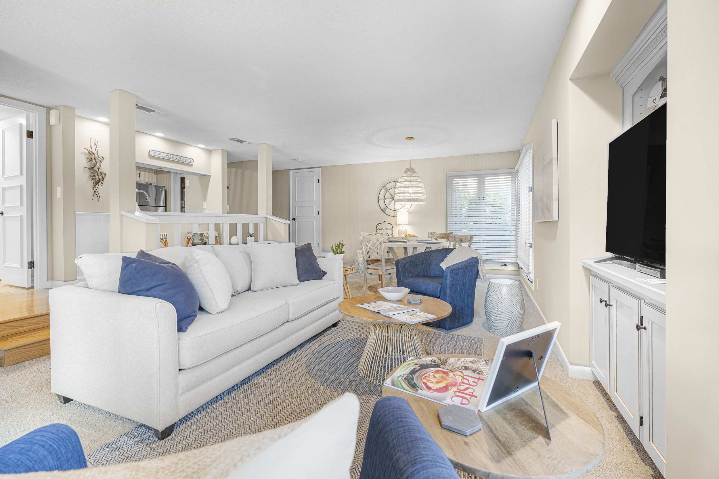 Condo, 1 King Bed with Sofa bed, Patio (1669) | Living area | TV