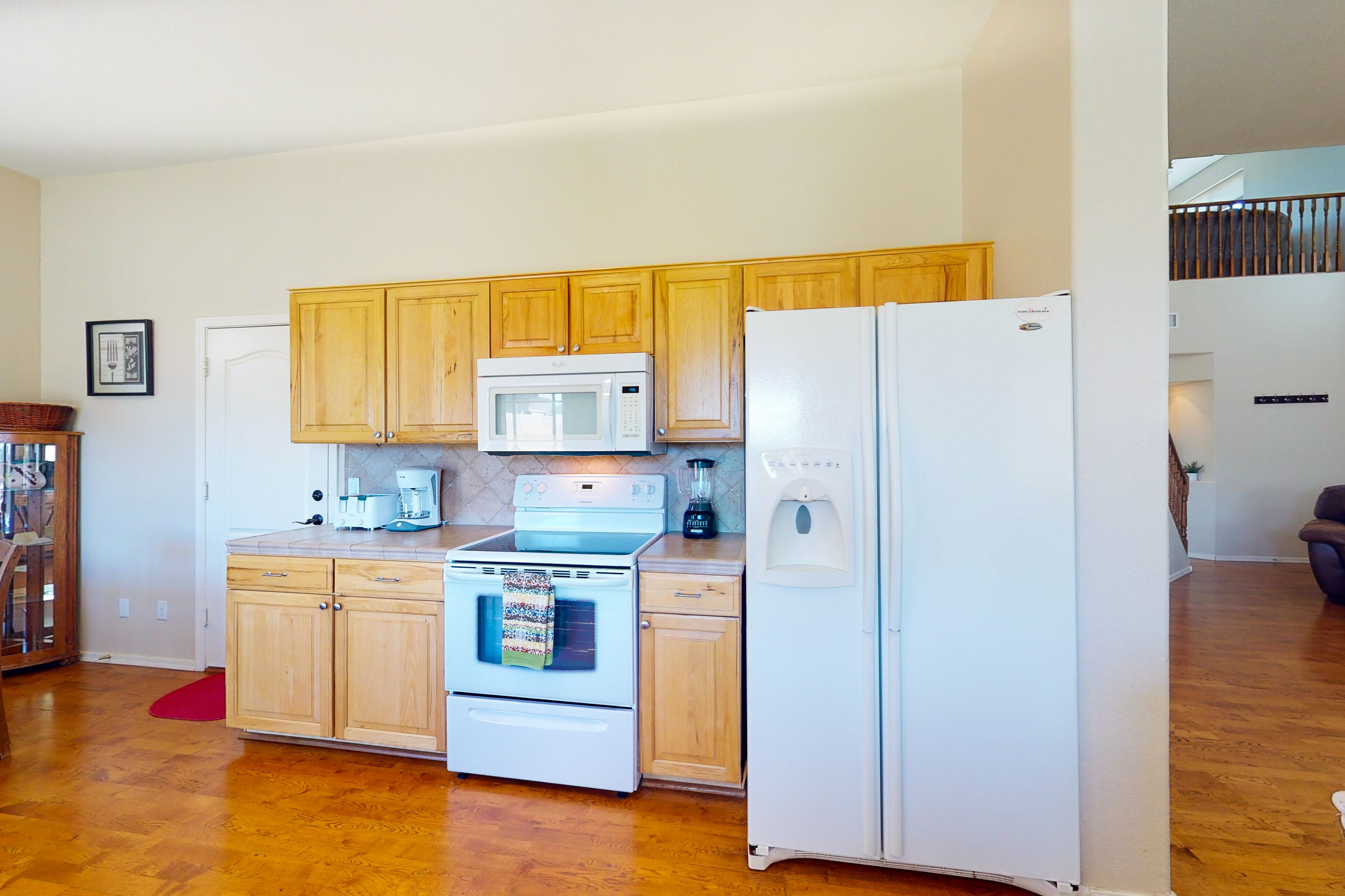 Airy home with private heated pool, firepit, grill, enclosed backyard, cornhole