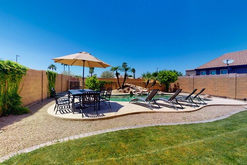 Airy home with private heated pool, firepit, grill, enclosed backyard, cornhole