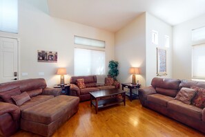 TV, DVD player, books - Airy home with private heated pool, firepit, grill, enclosed backyard, cornhole (Goodyear)