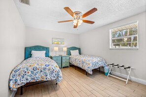 4 Schlafzimmer, Bügeleisen/Bügelbrett, WLAN, Bettwäsche