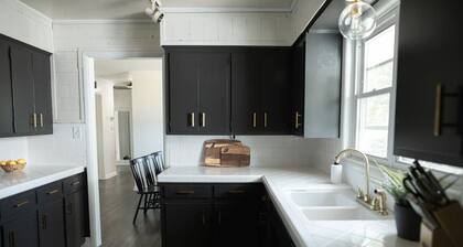 King Suite | EXPO | Hot Tub | Ping-Pong | Spacious