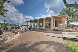 Villa (Multiple Bedrooms) | Front of property - Lakefront Wallis Ranch w/ Private Beach & Patio! (Wallis)