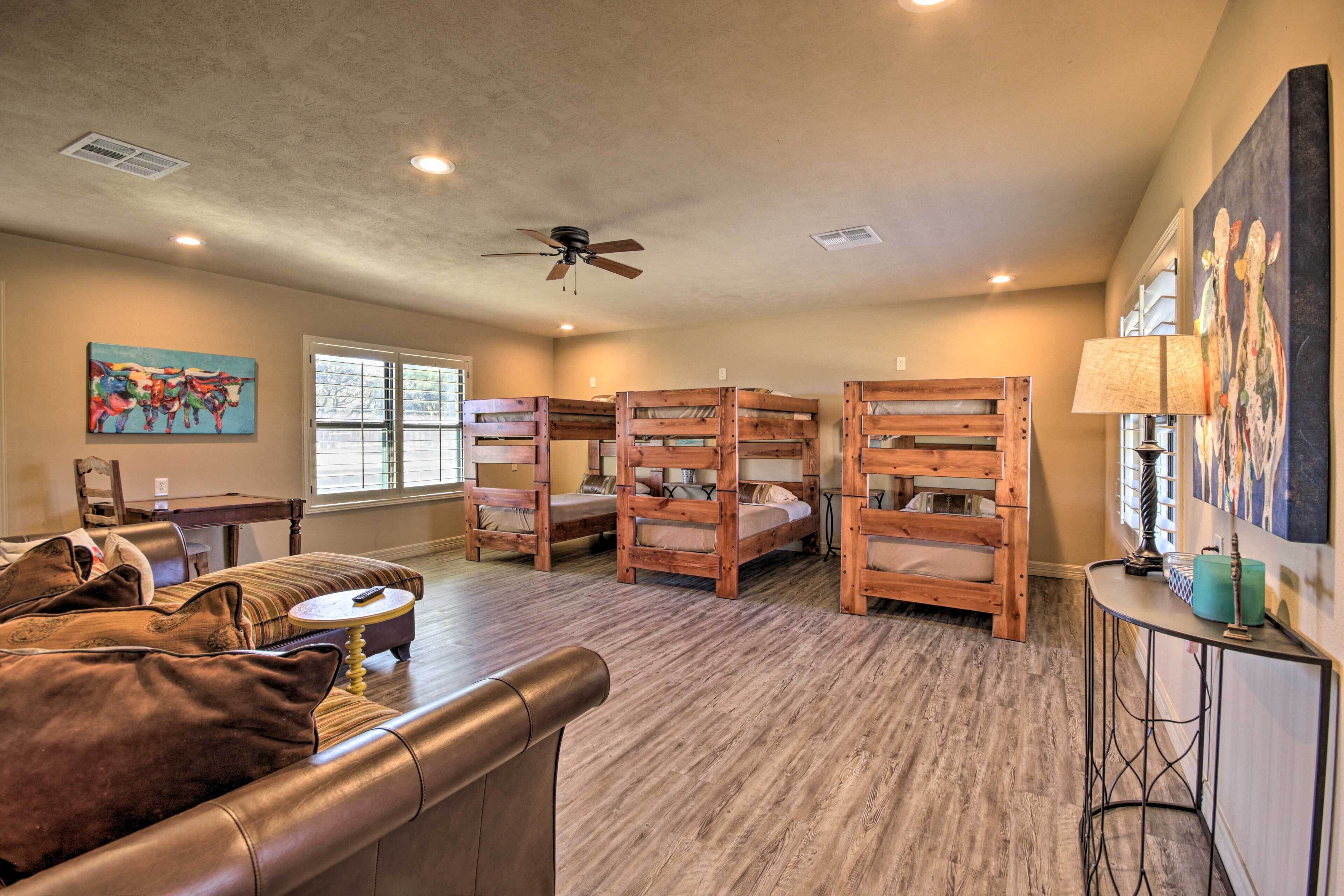 Vila (Multiple Bedrooms) | Interior