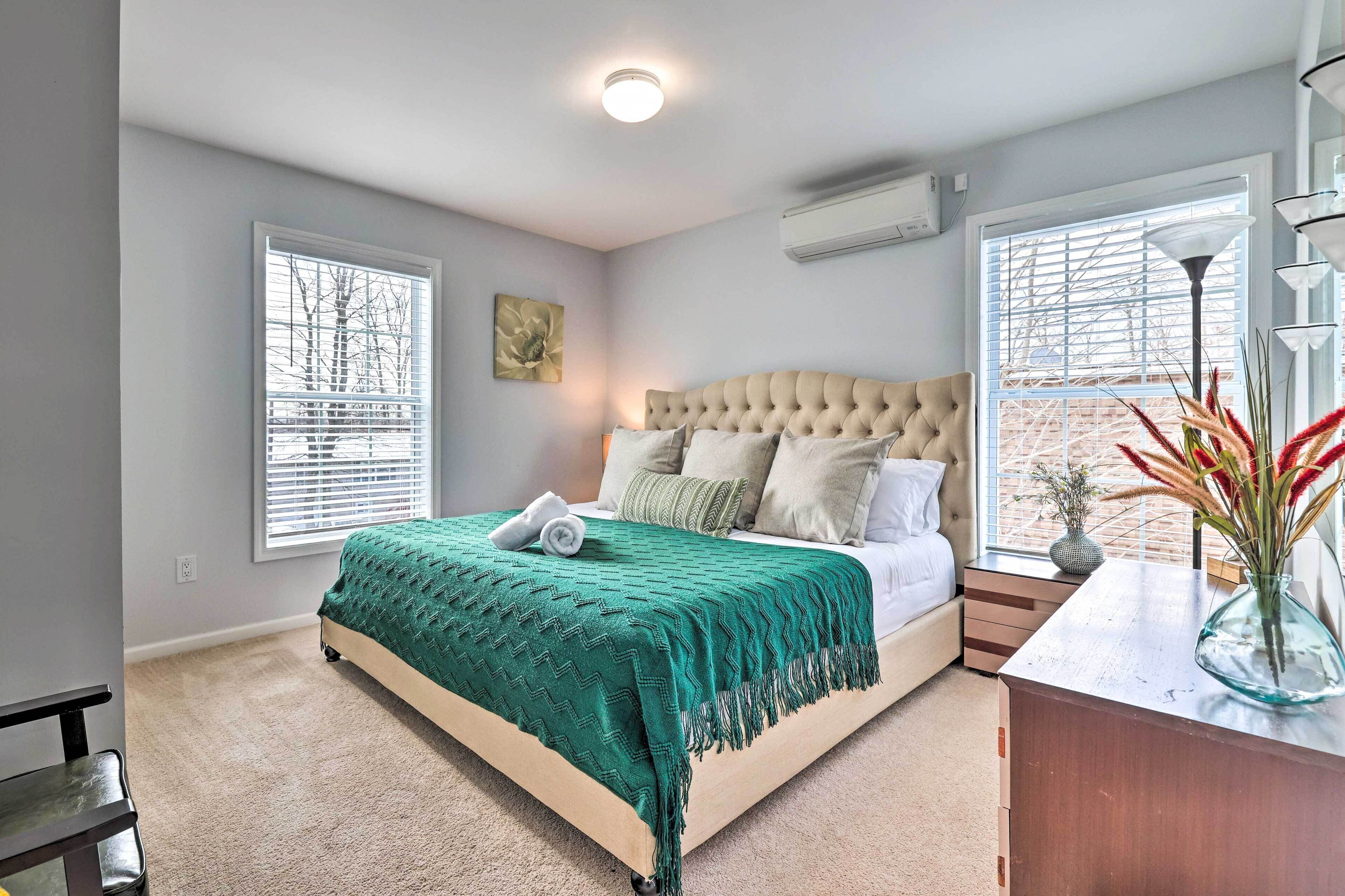 Bright Tobyhanna Home w/ Hot Tub & Fire Pit!